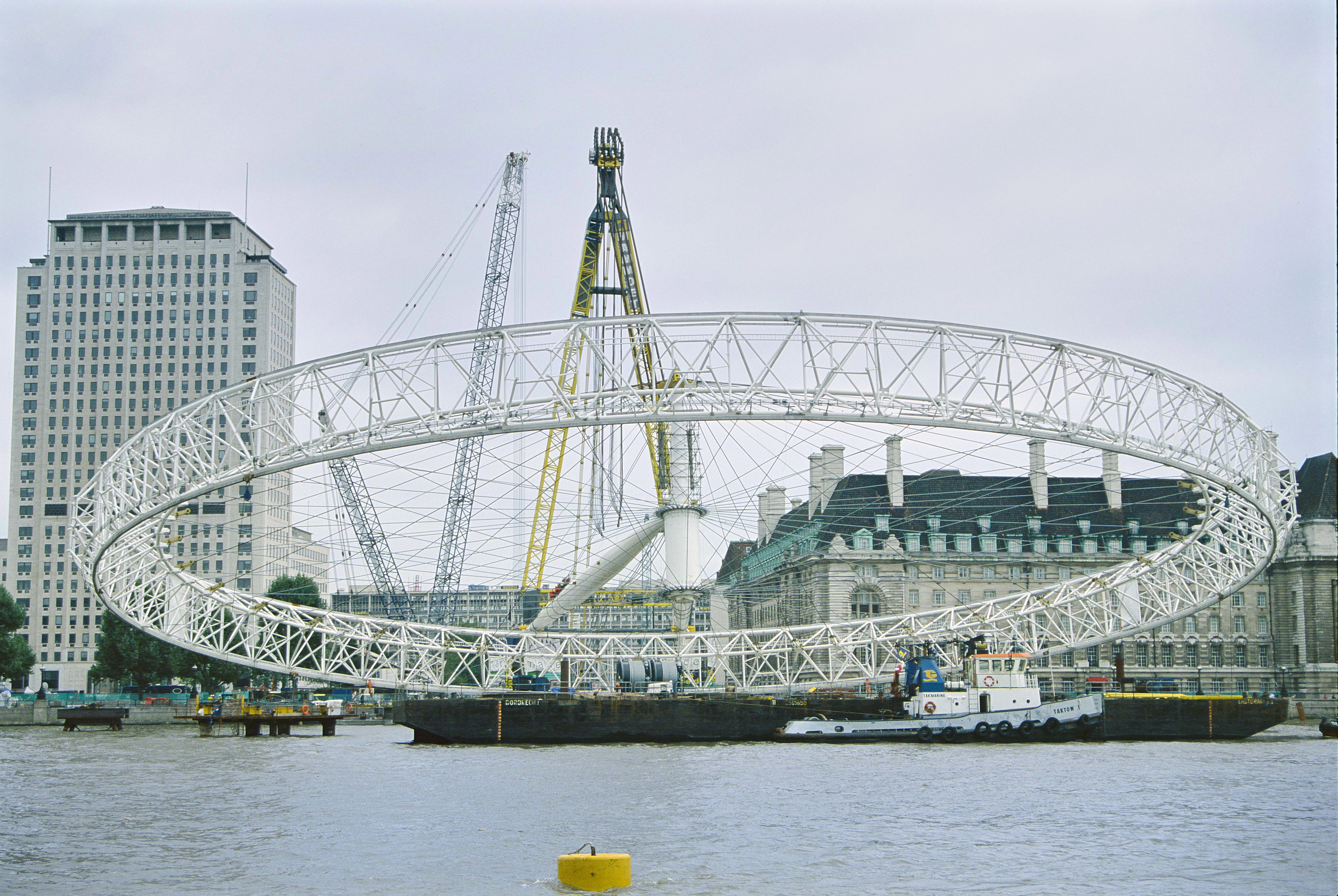 London Eye half erected